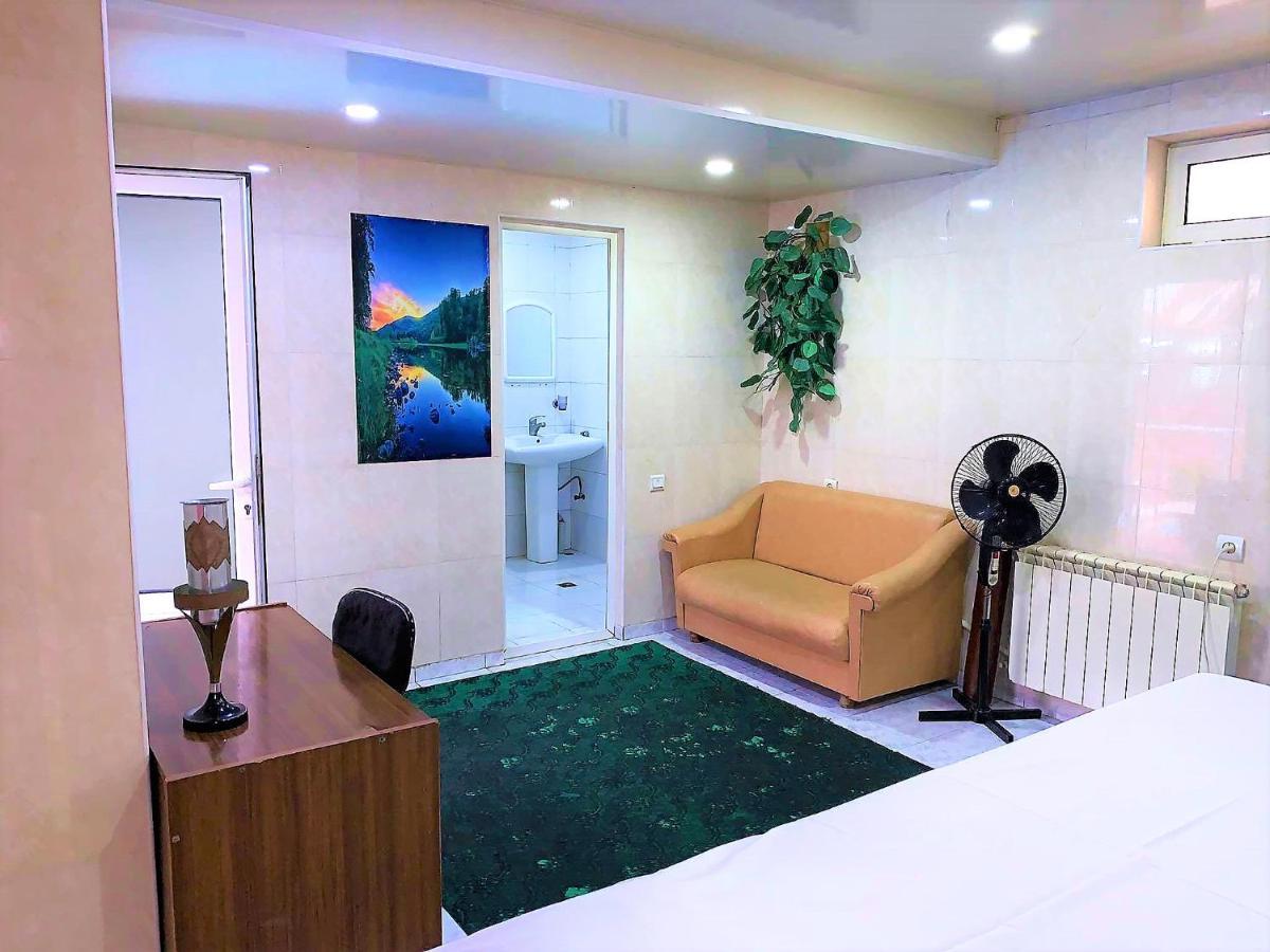 Ddd Hotel 예레반 외부 사진